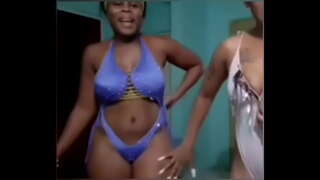 (NN) ان سے محبت منحنی خطوط اور لہجہ