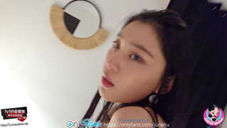 Juni Liu / SpicyGum - Zelfgemaakte-Aansluiting met een Chinese Student