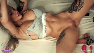 Sexy russiese Meisie Spuit op Webcam