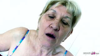 Trè fin vye granmoun Granmè Gabi te fè Sèks ak Mons kòk chante jeun