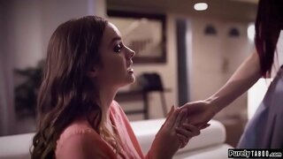 Жасөспірім тез өзгертеді барысында өз апалы-қызбен, ол танысып, оларға Интернетте.Ол переодевается үшін сияқты көрінеді, оның әпкесі, және пайда болады өзінің үйінде кездесу.Ол басқарады қызбен, принуждая оны секс